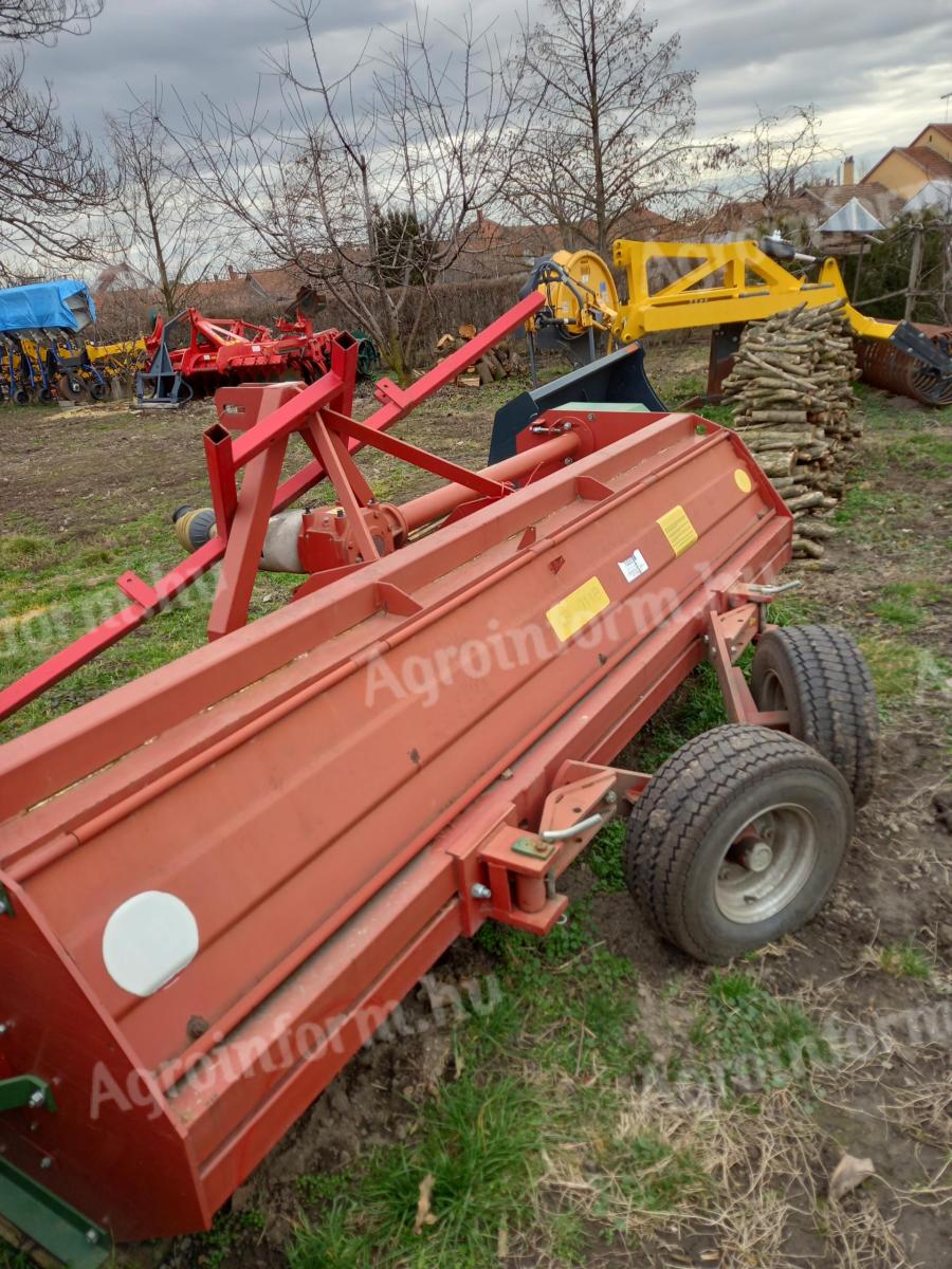 KB 3011 3 méteres vízszintes tengelyű szárzúzó Békés vármegye 5624