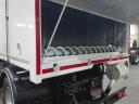 Termény és tápszállító fújós kitárolású 2 rekeszes billenőplatós tehergépkocsi