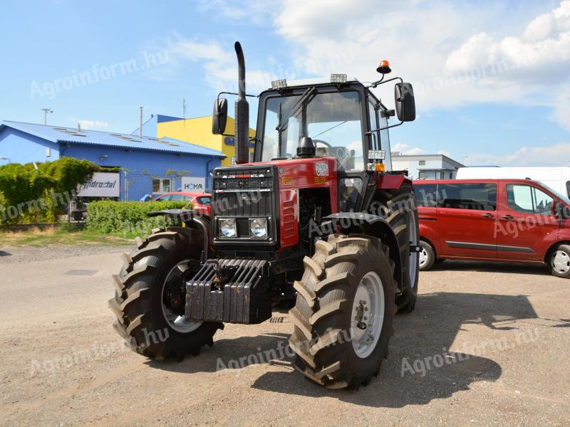 Belarus MTZ-1221.2 traktor