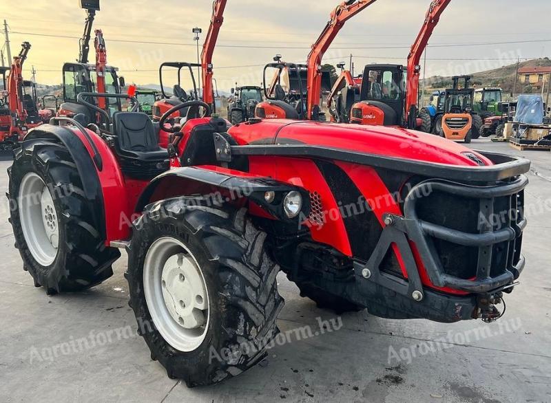 Használt Antonio Carraro TRG 10400 ültetvénytraktor