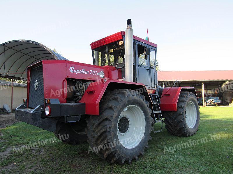 Kirovets K701M mezőgazdasági traktor