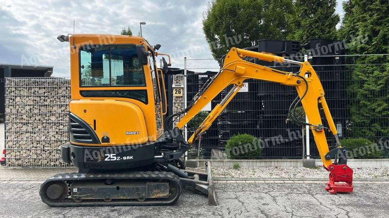 Hyundai R25Z / 2017 / 2900üó / Gyorscsatlakozó / Lízing 20%-tól