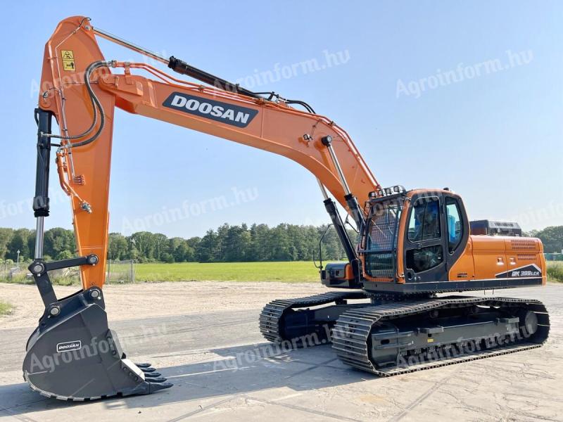 Doosan DX300LCA / 2023 / 5üó / Kalapácskör / Lízing 20%-tól