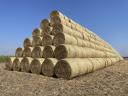 Okrugle bale pšenične slame za prodaju u rinfuzi