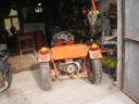 Kis traktor frissen felújított Trabant motoros,  utánfutóval együtt eladó