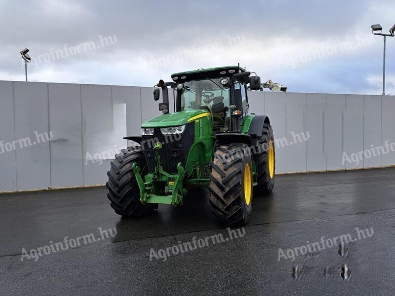 John Deere 7250R traktor