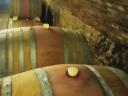 Szép állapotú 225l-es vörös boros hordók eladók Egerben