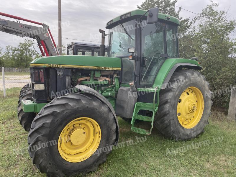 John Deere 7800 traktor