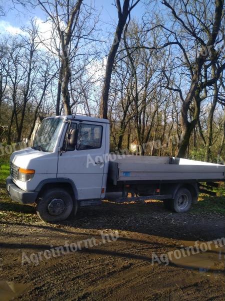 Mercedes Varió 615d. 66 000.-km