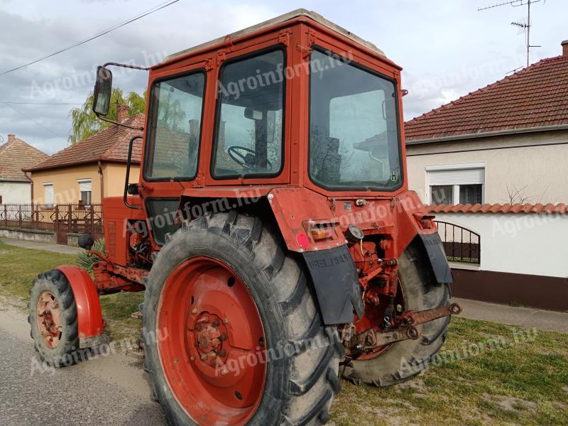 MTZ 82 traktor Belarus homlokrakodó cserélhető MTZ 50 80 550
