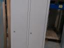 Hosszú ajtós fém öltözőszekrény 2 ajtós RAL-7035 szürke színben