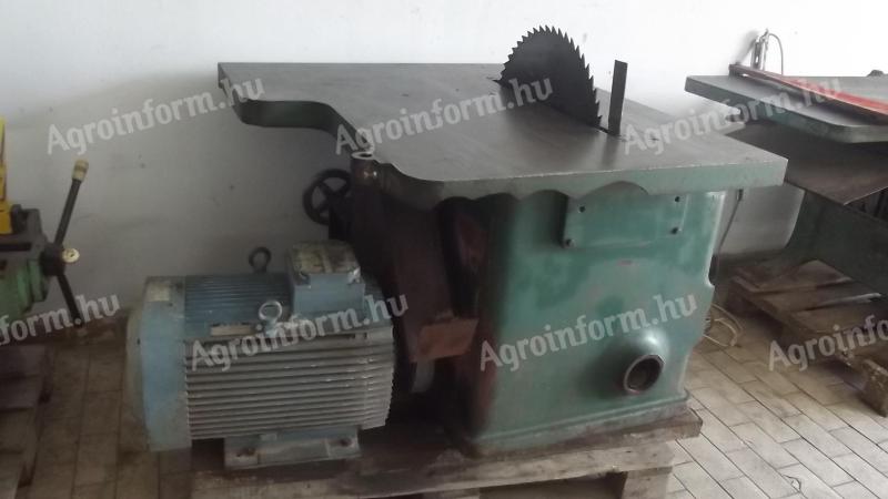 Circular saw with 550 blade diameter for sale.