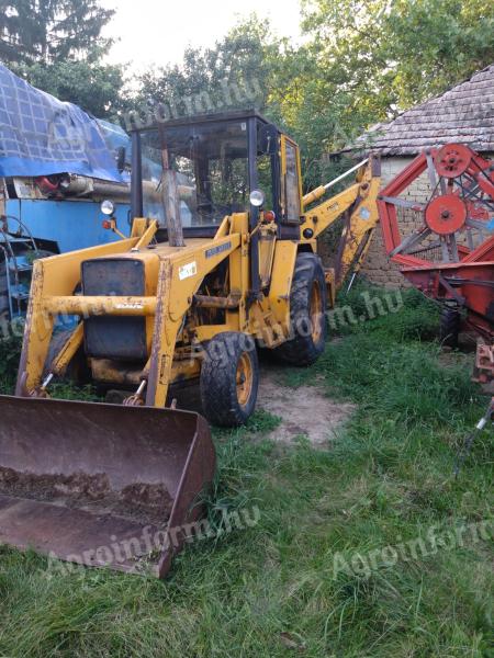 John Deere 410 kombitraktor,  rakodógép,  árokásó