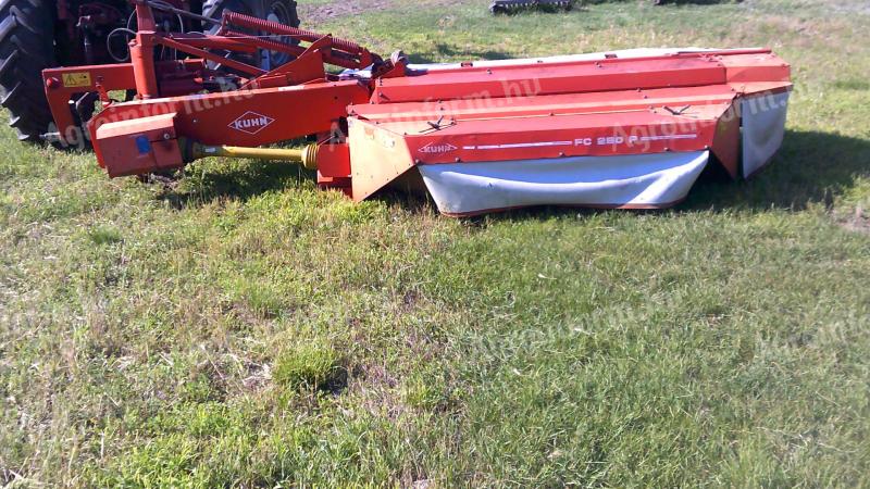 KUHN FC 280 P tip 280 cm széles szársértős diszkes kasza fűkasza