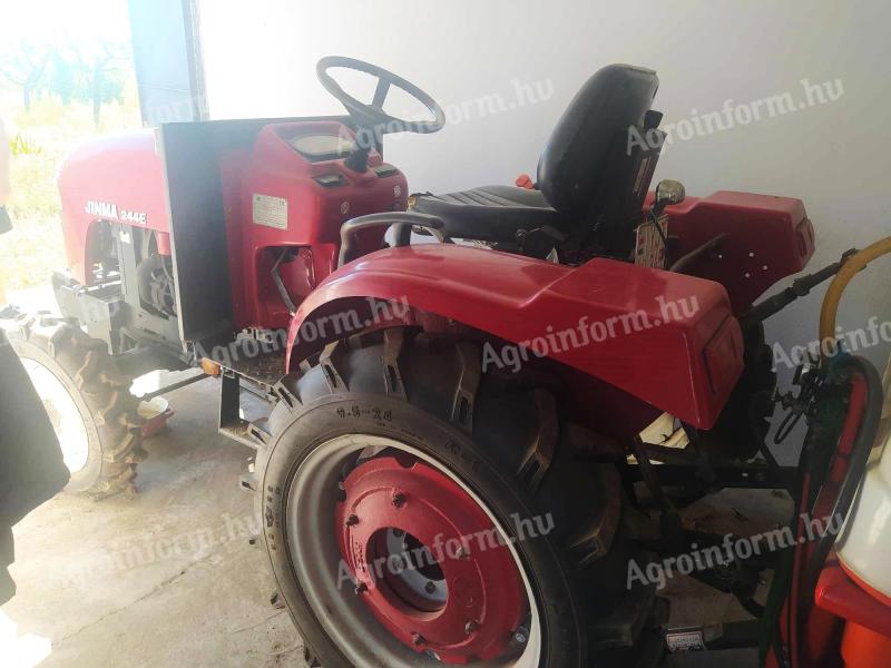 Eladó JINMA 244E traktor és Malupe Agro 300 l axiál permetező
