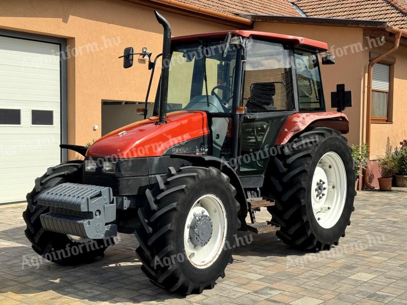 New Holland L85 traktor