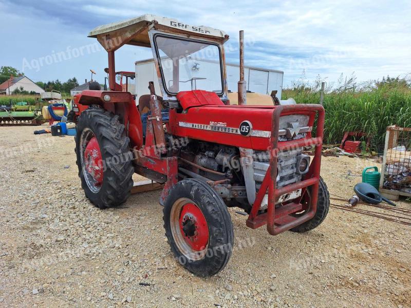 Massey Ferguson 135 Homlokrakodós traktor