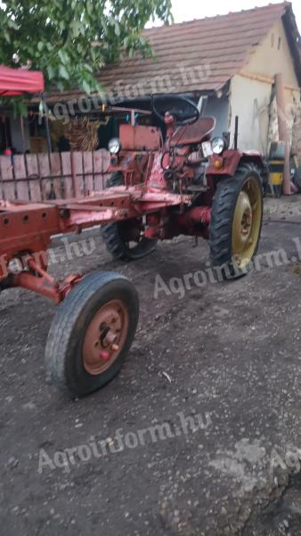 RS 09 traktor eladó