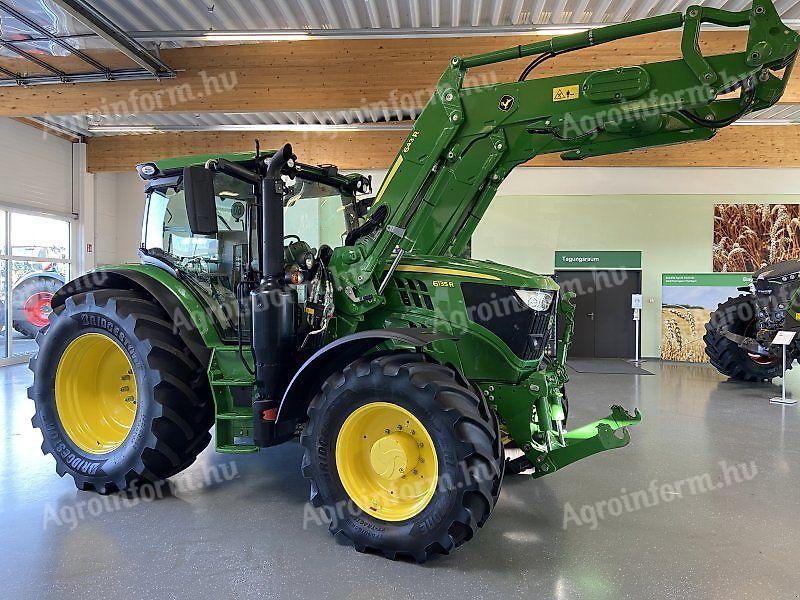 John Deere 6135 R traktor