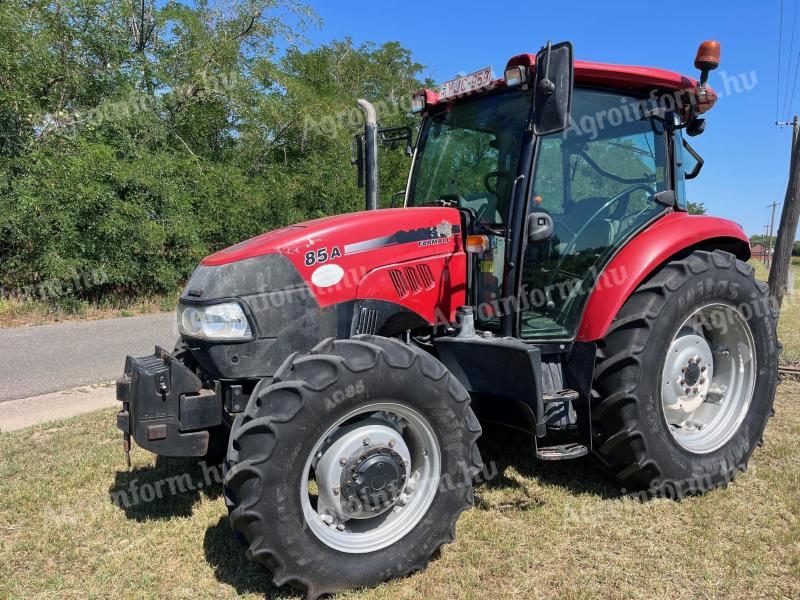 Case IH FARMALL 85  újszerű traktor eladó