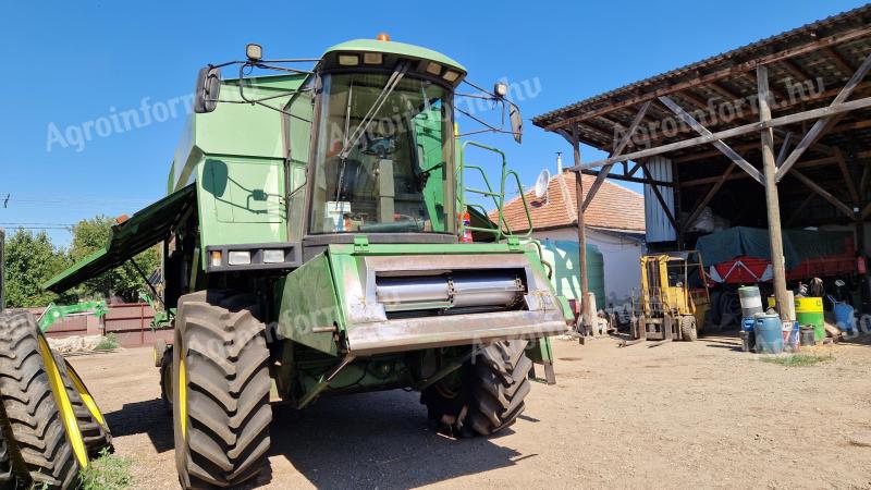 John Deere 2256 kombájn