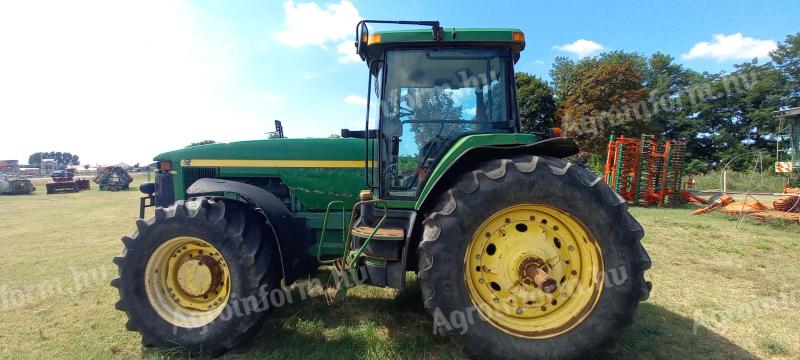 John Deere 8300