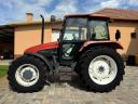 New Holland L85 traktor