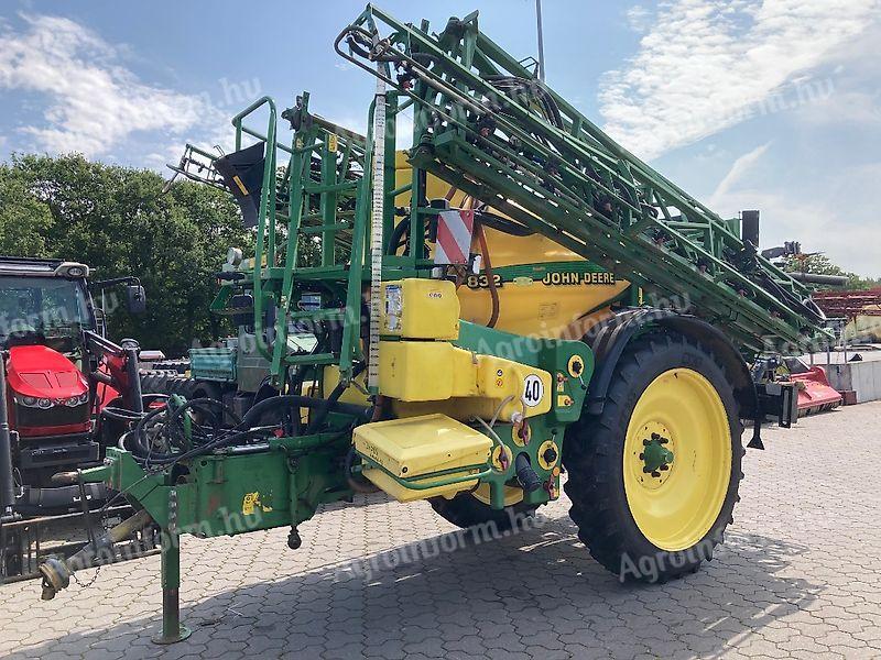 John Deere 832 szántóföldi permetező