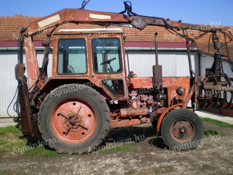 MTZ-80 KCR 4010-es rakodóval