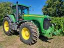 John Deere 8220