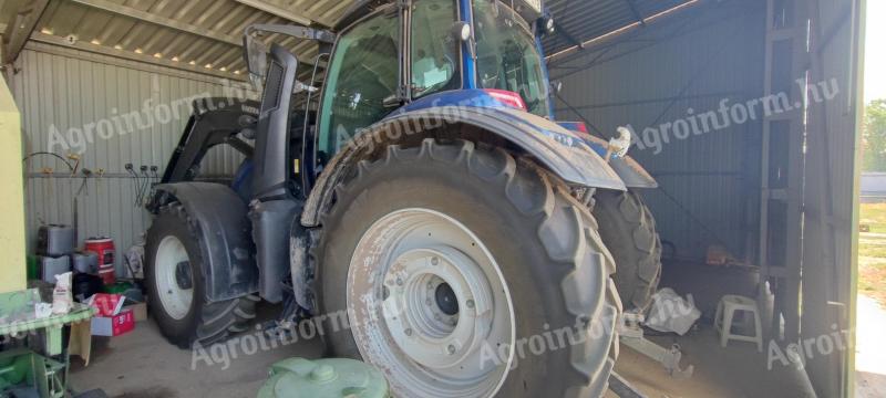 Valtra T235 A