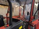 Kubota MU 4501 4x4 traktor homlokrakodóval,  illetve bála tüskével,  fűthető fülkével