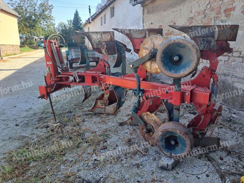 Eladó Vogel Noot 3 fejes váltvaforgató eke jó kopórészekkel