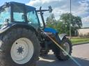 New Holland TM150 traktor