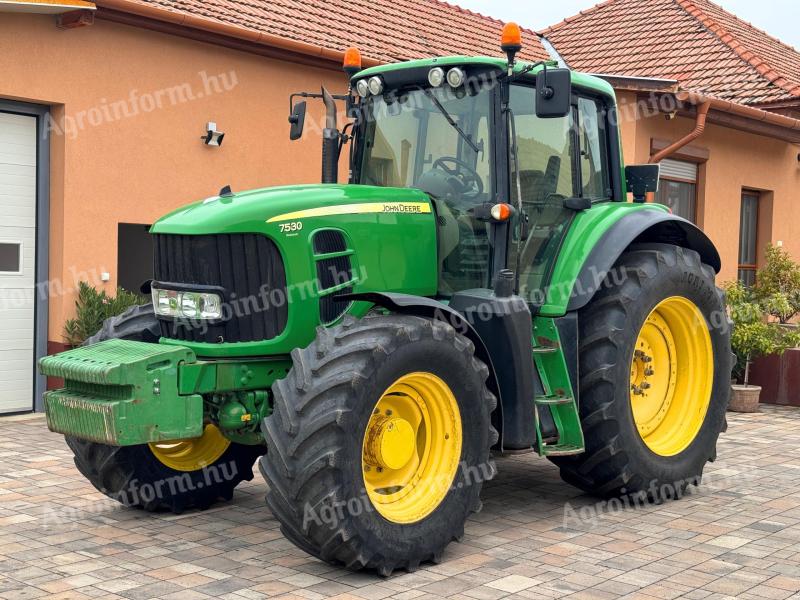 John Deere 7530 Premium traktor