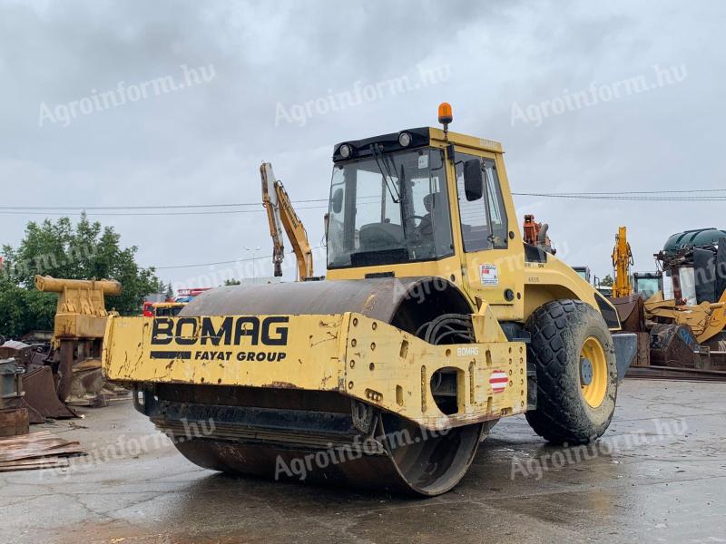 Bomag BW 216 DH-4 úthenger