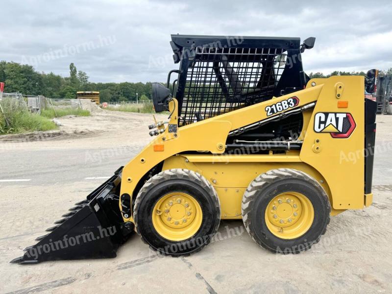 Caterpillar 216B3 / 2024 / 2 ütem / ÚJ gép / Lízing 20%-tól