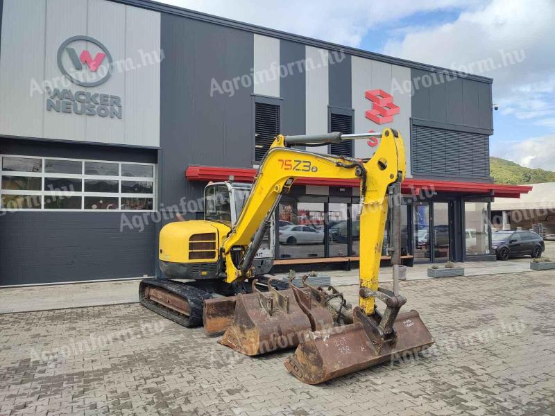 Wacker Neuson 75Z3 kotrógép + hidraulikus bontókalapács