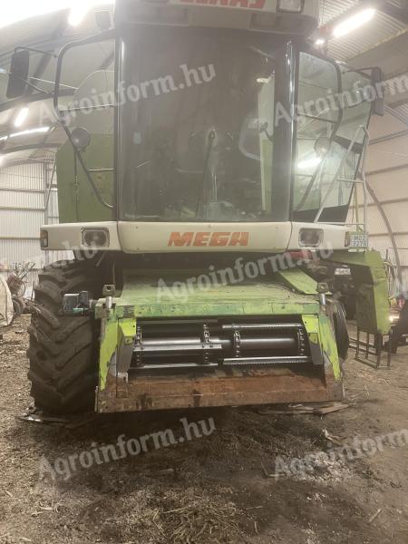 Claas Mega 208