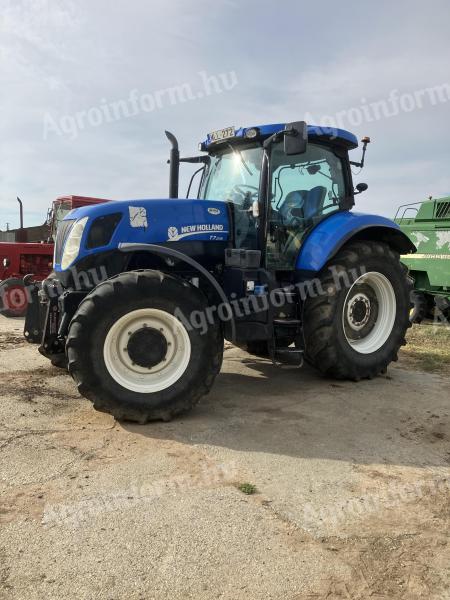 Eladó New Holland T7.235 típusú traktor