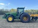 John Deere 8520