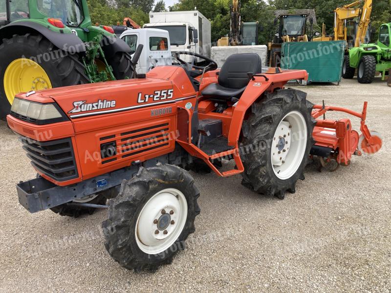 Kubota L1-255DT 25 lóerős japán kistraktor talajmaróval