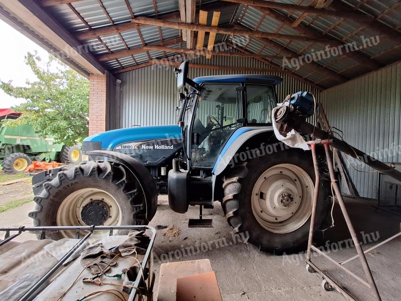 New Holland TM190