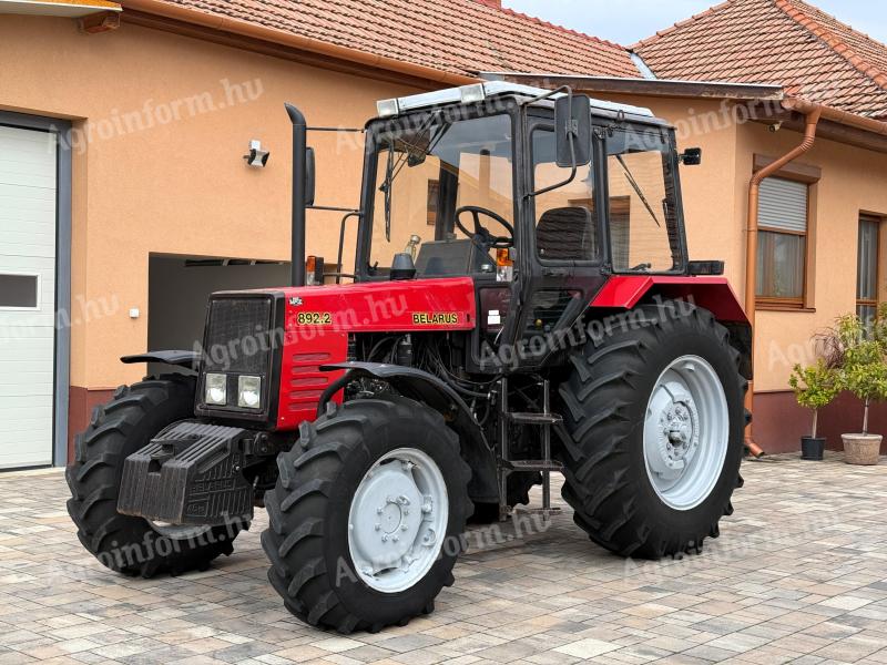 Belarus MTZ 892.2 traktor