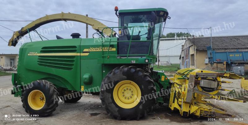 John Deere 7300 silózó