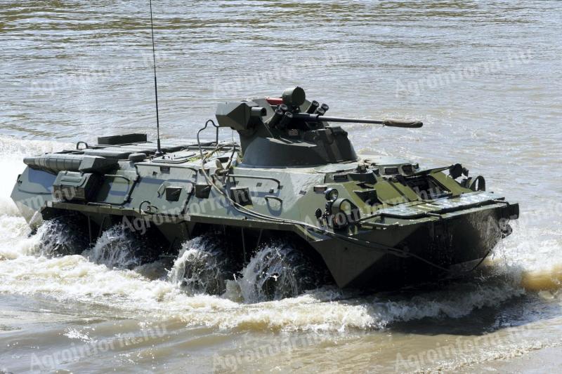 Katonai honvédségi BTR-60 és BTR-80 teljesen új ponyva