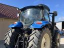 New Holland traktor