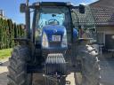 New Holland traktor