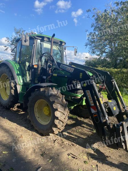 John Deere 6320 Homlokrakodóval