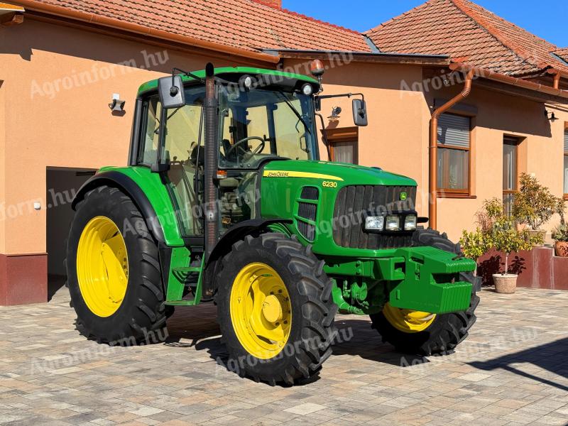 John Deere 6230 traktor megkímélt